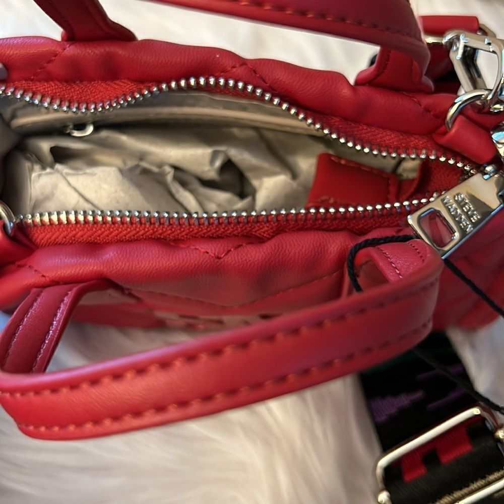 NWT Steve Madden (BARI) Crossbody Bag w/Airpod Case - Red - Picture 10 of 10